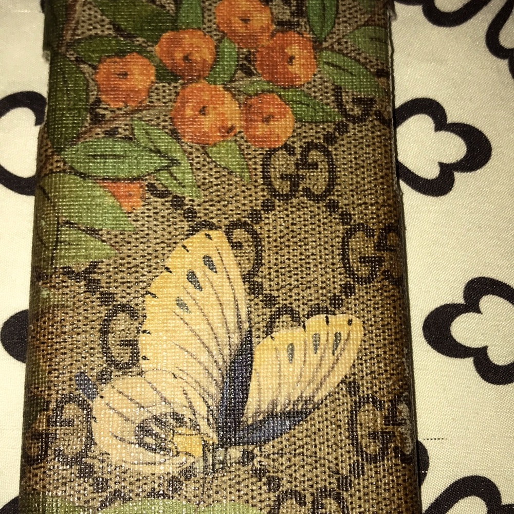 Authentic Gucci iPhone 7/8 case - Picture 4 of 5